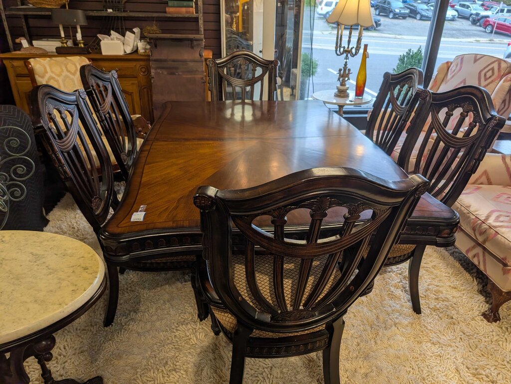 Modern Table With Six Chairs