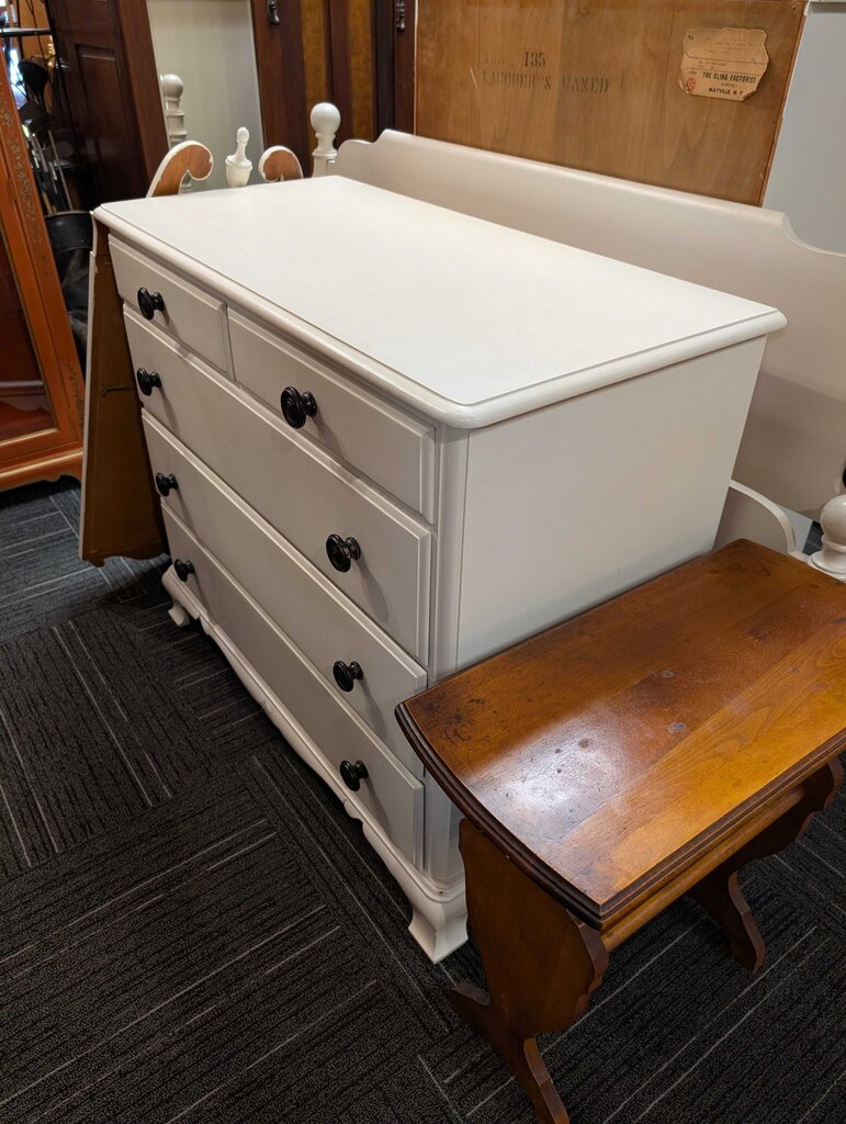 Kling Painted Dresser With Mirror