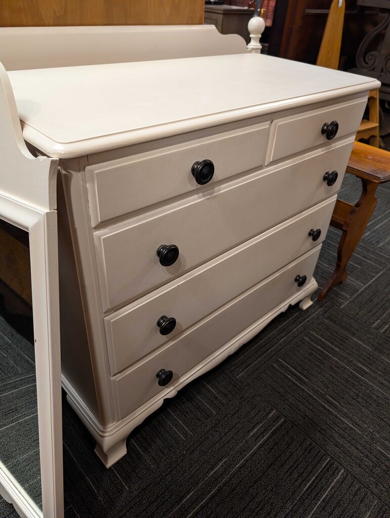 Kling Painted Dresser With Mirror