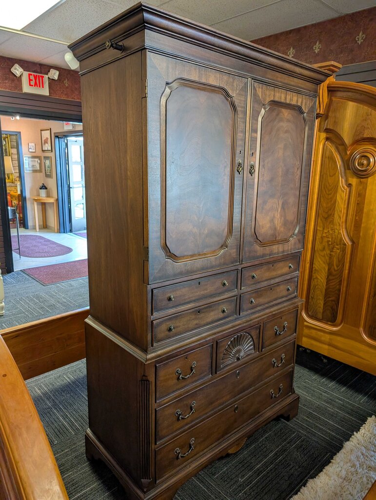 Drexel Heritage Clothing Press