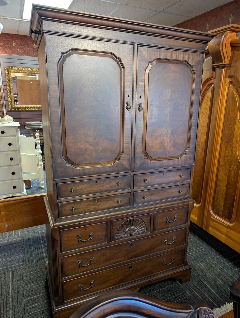 Drexel Heritage Clothing Press