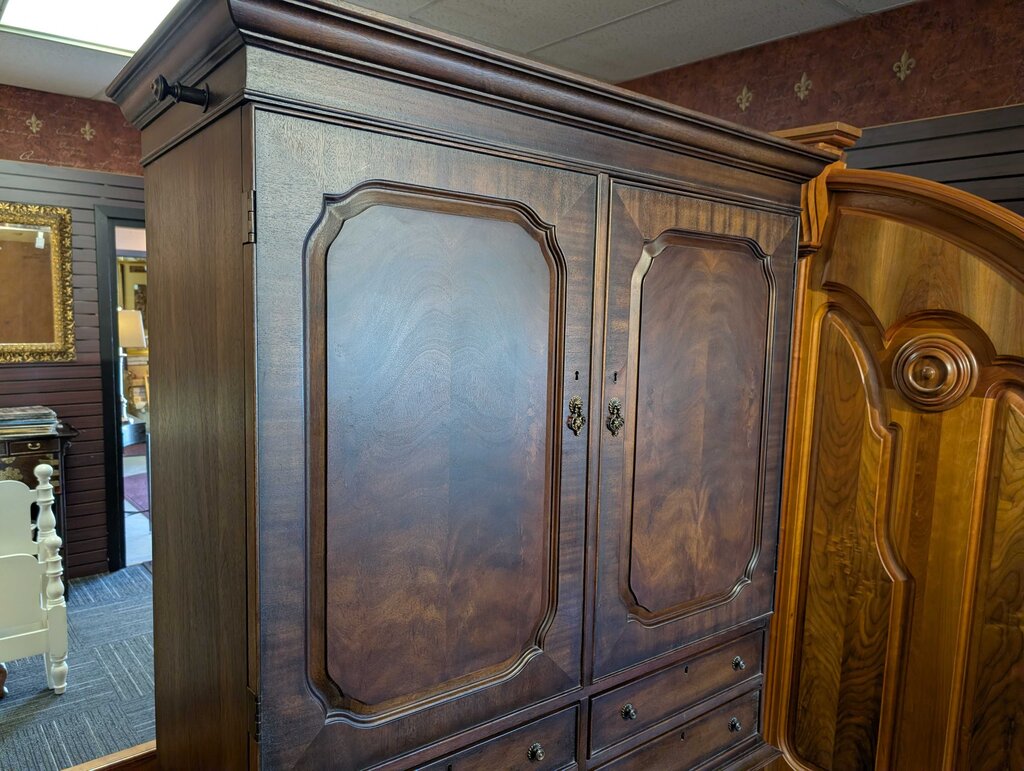 Drexel Heritage Clothing Press