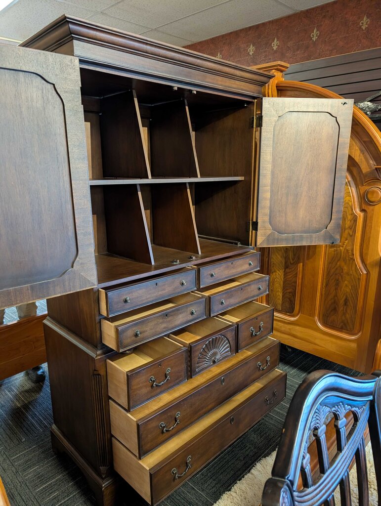 Drexel Heritage Clothing Press