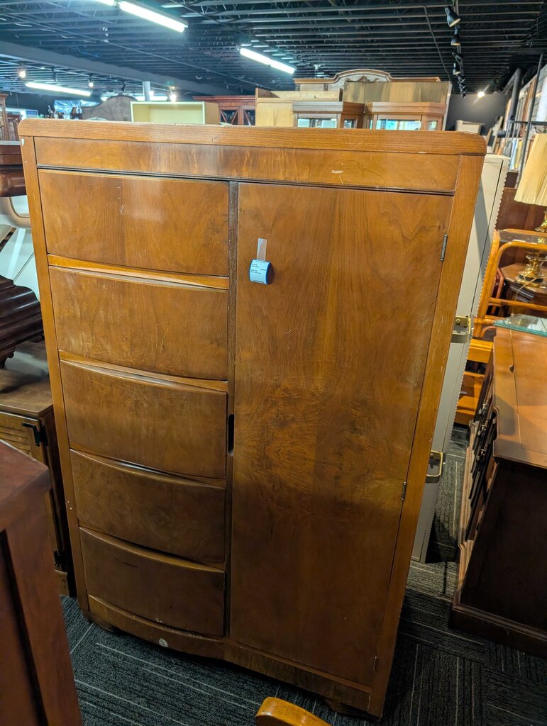 1930s Chifferobe