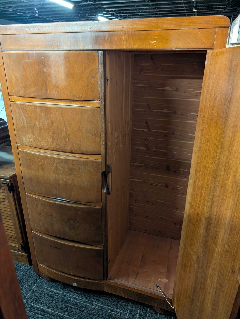 1930s Chifferobe