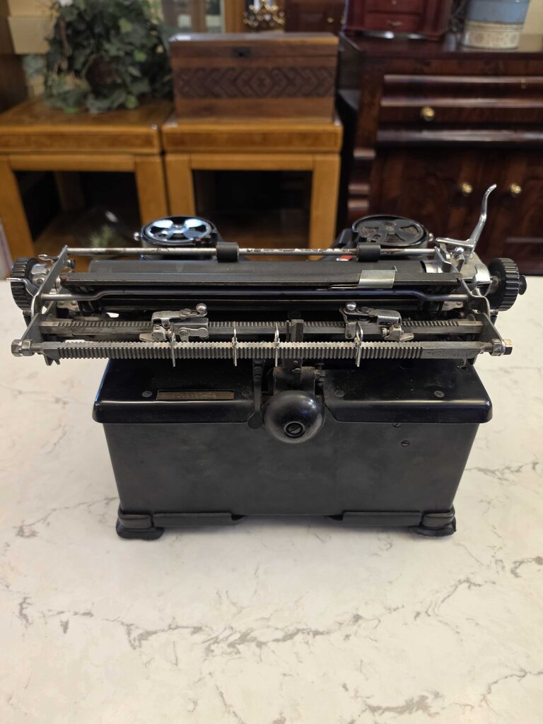 Royal Typewriter Model 10 Circa 1932