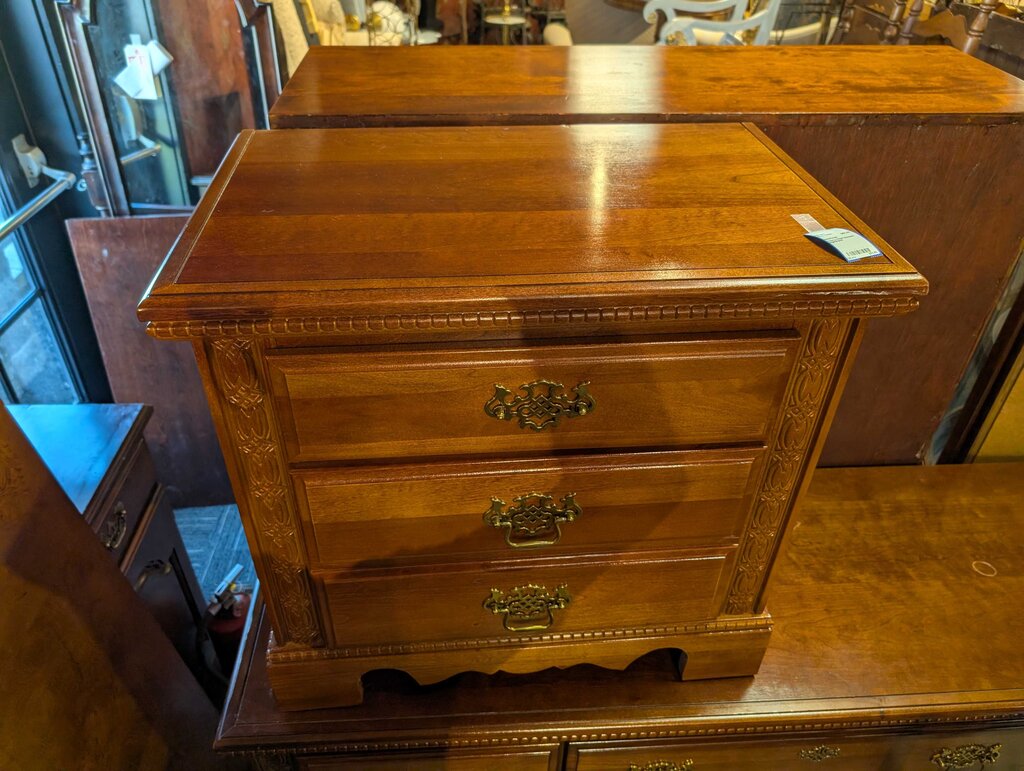 Cherry Finish Bassett Nightstand