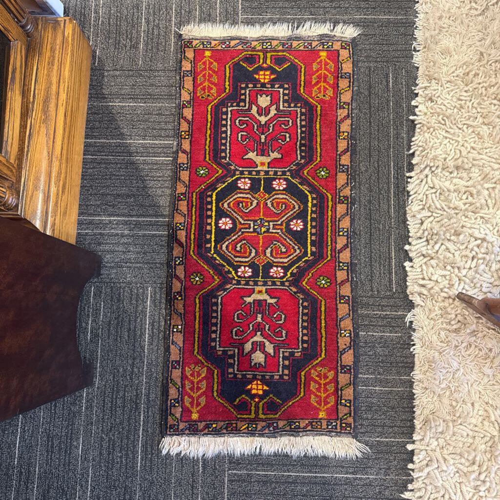 Handwoven Wool Turkish Yastik Rug 1'7" by 3'8"