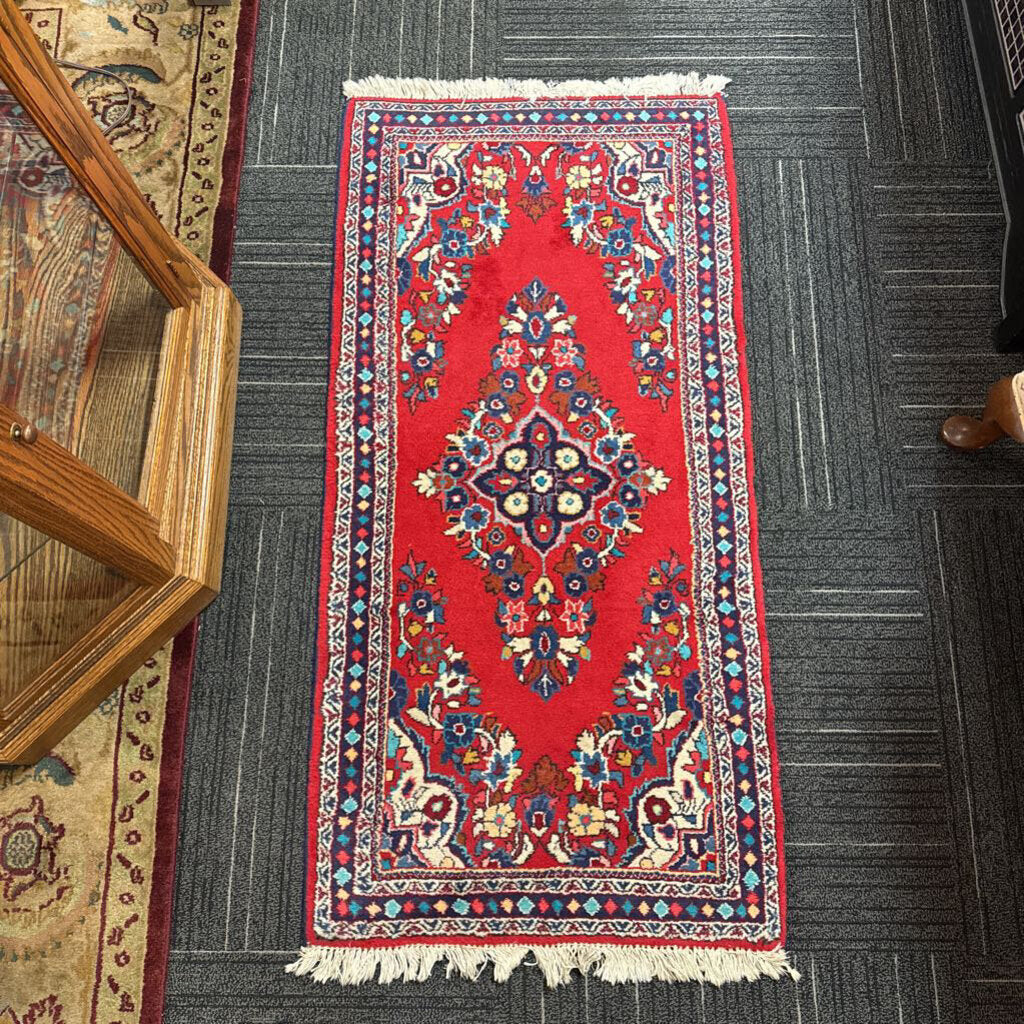 Handwoven Wool Floral Medallion Carpet 2'2" by 4'8"